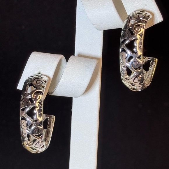 MIXIT Silver Tone Filigree Open Hoop Post Earrings 1 inch - Picture 9 of 11